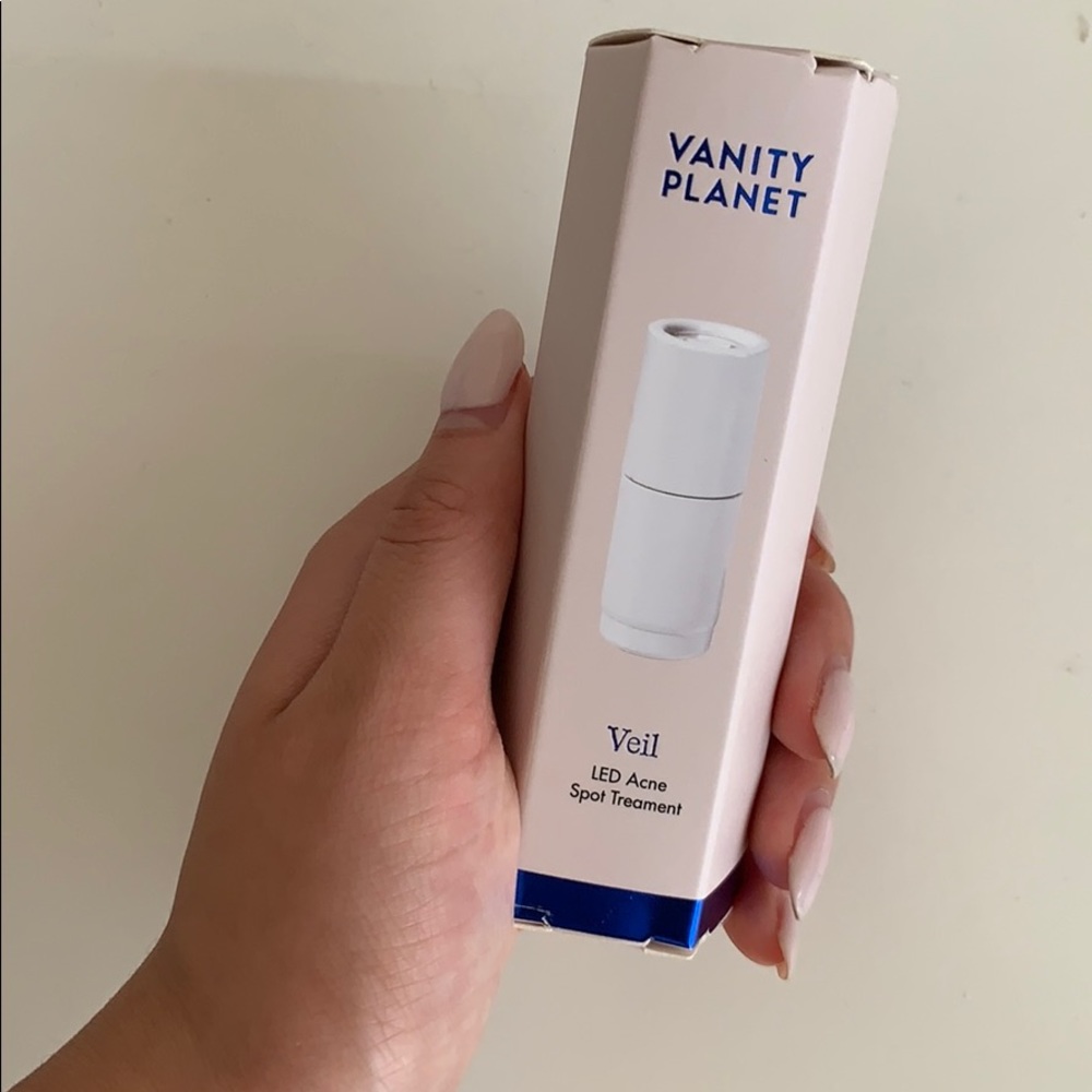 Vanity Planet Veil LED acne light - brand new